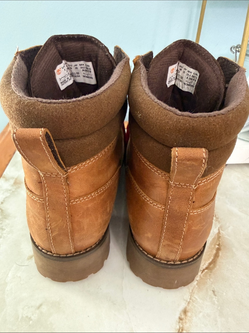 Timberland Tan Leather Boots with Red Laces - Picture 5 of 9